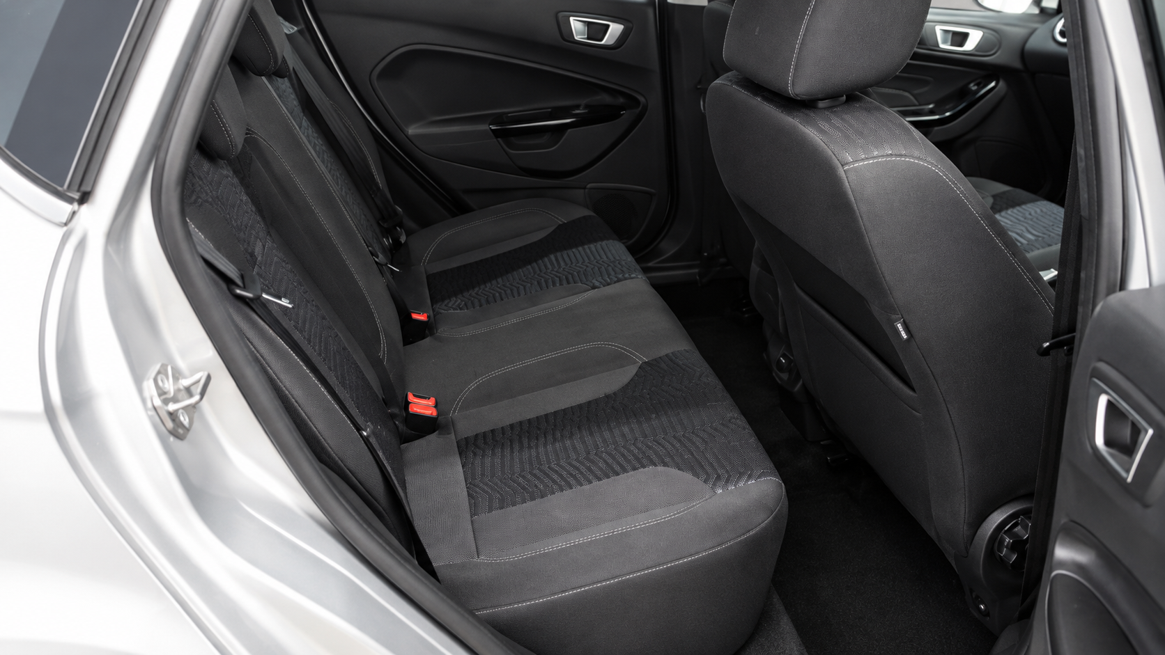 FORD FIESTA TITANIUM - Image 13